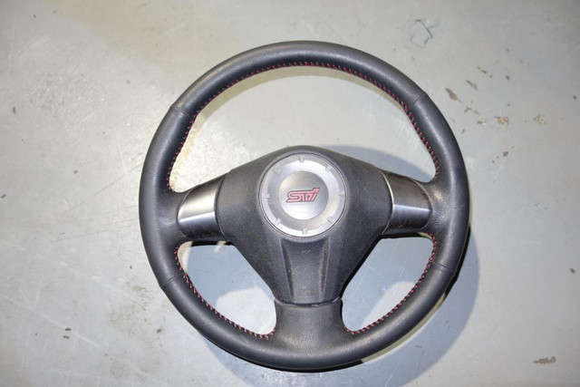 JDM Subaru Impreza WRX Forester STI Steering Wheel / Hub Legacy OEM Japan in Auto Body Parts
