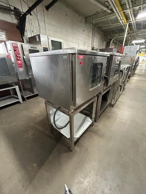 Convection Oven with steam injection,  Burlodge,  Electric inc. stand  *90 day warranty in Industrial Kitchen Supplies - Image 2