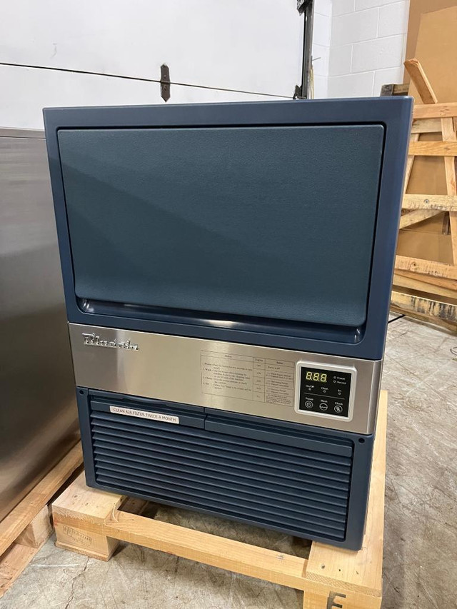 Blueair Ice Machines 105LBS/24HRS BLUI-100A | Restaurant Equipment in Industrial Kitchen Supplies - Image 3