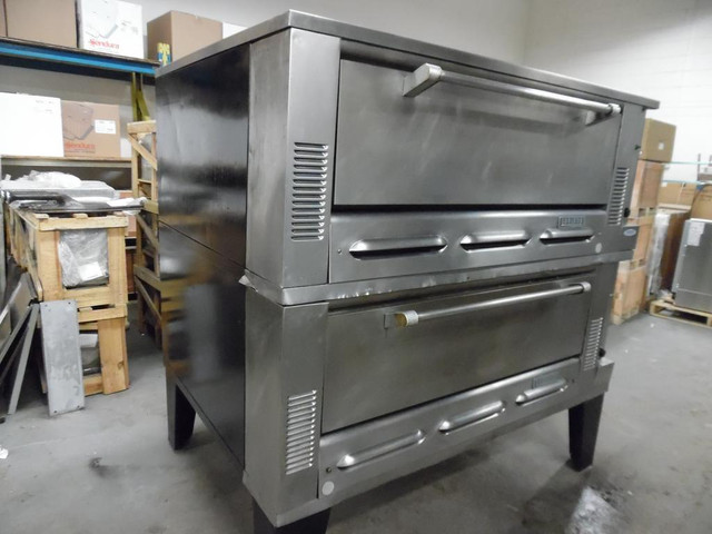 Garland G48P Double Deck Pizza Oven Natural Gas in Industrial Kitchen Supplies in City of Toronto - Image 2
