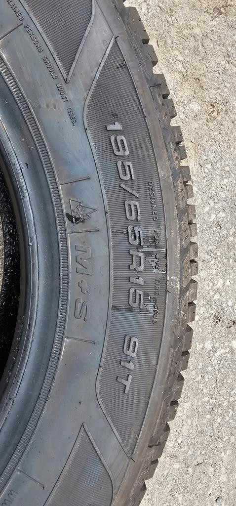 195/65/15 1 pneu hiver goodyear neufs/ take off 90$ installer in Tires & Rims in Greater Montréal - Image 3