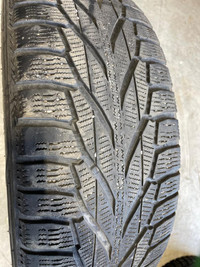 4 pneus dhiver P225/60R18 104R Nokian Hakkapeliitta R2 SUV 46.5% dusure, mesure 7-6-6-7/32