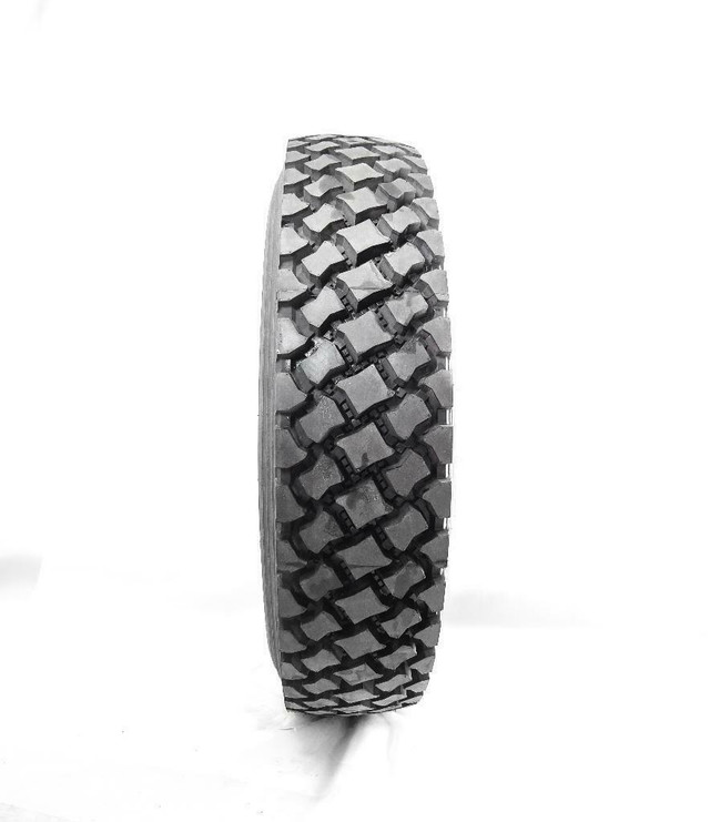 LONGMARCH / ROADLUX TIRE DISTRIBUTORS - DRIVE /TRAILER / STEER TIRES - 11r22.5 11r24.5  Every Size: 215 75 17.5 and up in Tires & Rims in Saskatchewan - Image 2