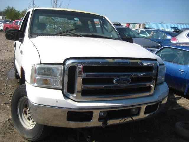 2007 2008 Ford F-250 Super Duty Lariat 5.4L 4X4 Automatic pour piece # for parts # part out in Auto Body Parts in Québec