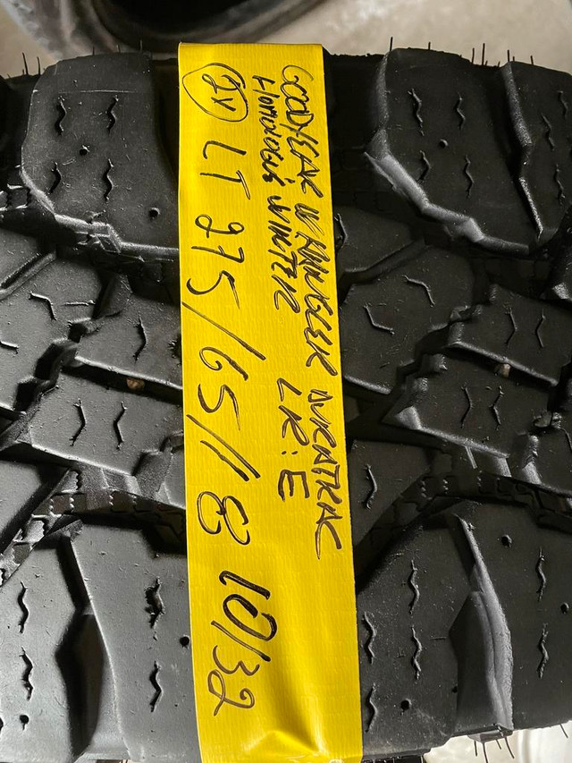 2 x LT 275/65/18 Goodyear duratrac winter 10/32 in Tires & Rims in Laval / North Shore - Image 2