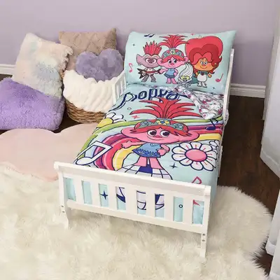 Trolls Poppy Toddler Bedding Sheet Set 3 Piece Set for Kids With Reversible Comforter