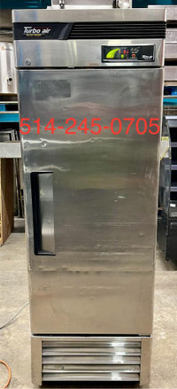 Congelateur 1 Porte Inox 27”x30”x79” 115V Fonctionne Très Bien. 1 door stainless freezer.