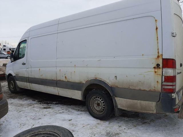 2007 Dodge Sprinter 2500 3.0L 170 WB For Parts Outing in Other Parts & Accessories in Saskatchewan - Image 4