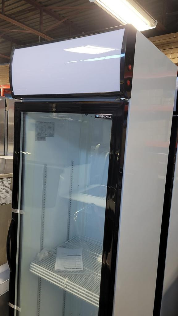 Windchill Single Glass Door 23 Wide Refrigerator in Other Business & Industrial - Image 2