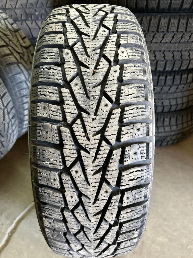 4 pneus dhiver P195/65R15 95T Nokian Nordman 7 19.0% dusure, mesure 11-10-11-10/32 in Tires & Rims in Québec City - Image 2