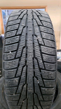1 pneu dhiver P215/55R17 98R Nokian Hakkapeliitta R 28.0% dusure, mesure 9/32