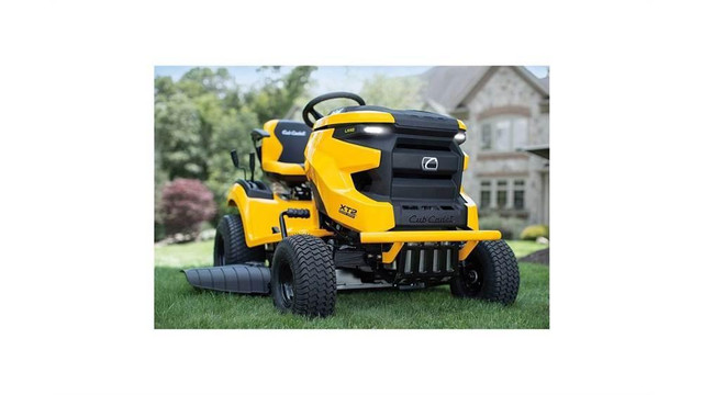 Brand New Cub Cadet XT2 LX42 Mowing Tractor!!! (13APA1TEA10) in Lawnmowers & Leaf Blowers in Calgary - Image 3