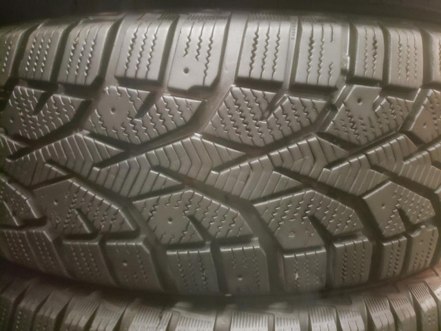 (TH47) 4 Pneus Hiver - 4 Winter Tires 175-65-15 General 9/32 in Tires & Rims in Greater Montréal - Image 3