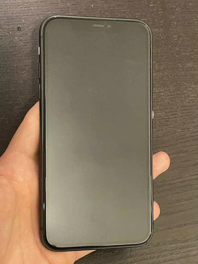 iPhone 11 128 GB Unlocked -- Buy from a trusted source (with 5-star customer service!) in Cell Phones in Québec City - Image 3
