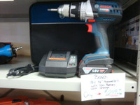 Bosch Cordless hammerdrill 1/2 18V with 1 4.0 ah Battery, Charger and Case