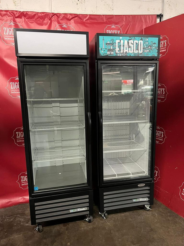 2 true display fridge and freezer like new for only $2395 & $2795 can ship ! in Industrial Kitchen Supplies
