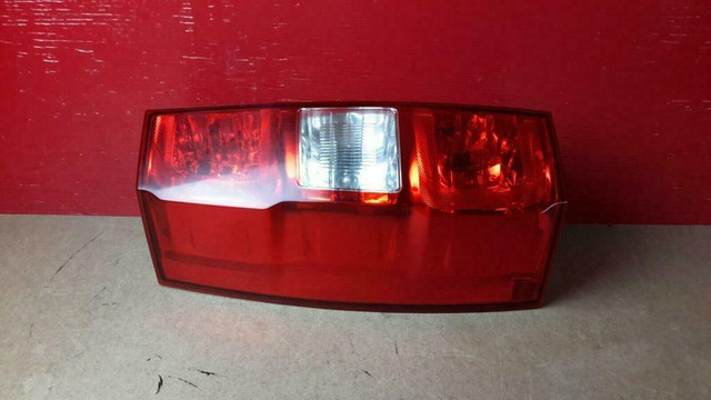 2007-2013 Chevrolet Tahoe Left Right LH RH LED Tail Light Lamp Pair OEM in Auto Body Parts in Alberta - Image 3