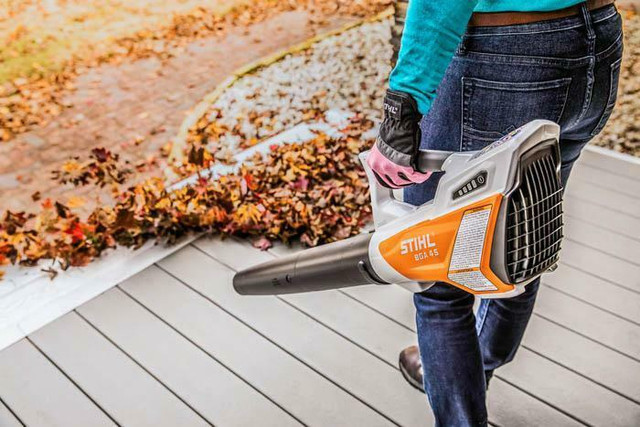 BRAND NEW STIHL BGA45 BATTERY POWERED BLOWER! GREAT FOR LEAVES, GRASS, AND LIGHT SNOW!!! in Lawnmowers & Leaf Blowers in Calgary - Image 4