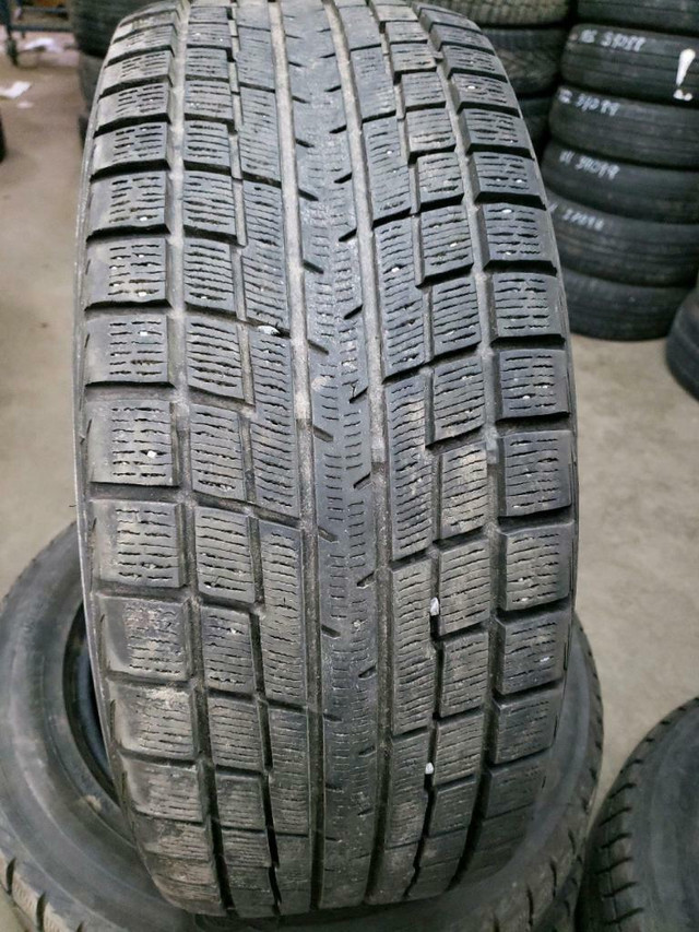 4 pneus dhiver P235/55R17 99T Yokohama Ice Guard IG 52C 36.0% dusure, mesure 8-8-8-8/32 in Tires & Rims in Québec City