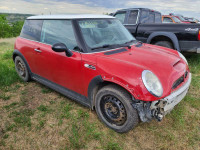 Parting out WRECKING: 2004 Mini Cooper S Parts
