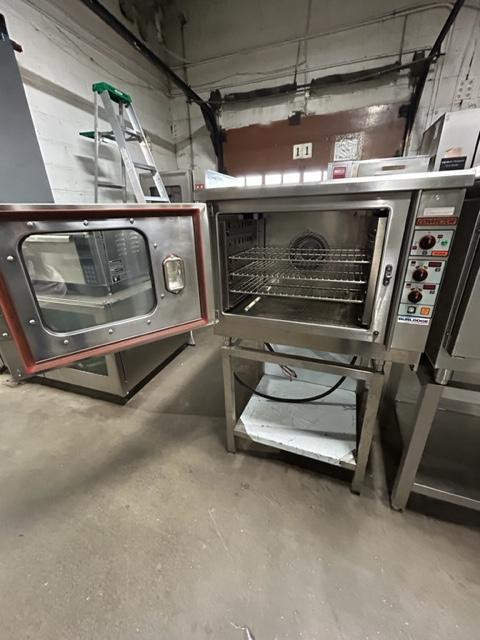 Convection Oven with steam injection,  Burlodge,  Electric inc. stand  *90 day warranty in Industrial Kitchen Supplies - Image 3