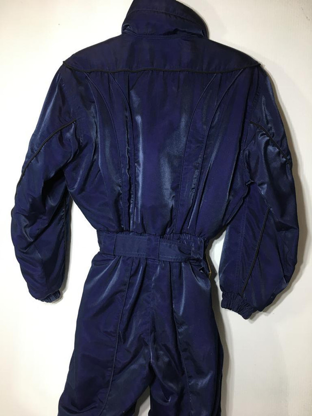 Descente Womens DH Ski Suit - Size 6 - Pre-owned - 9EW1S3 in Women's - Tops & Outerwear in Calgary - Image 4