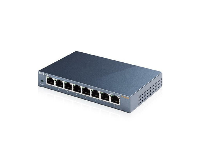 tp-link 8-Port 10/100/1000Mbps Desktop Switch - TL-SG108 in Networking in Québec - Image 3