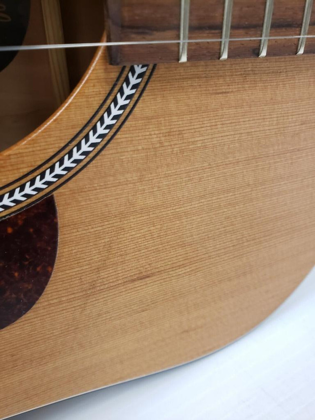 (47711-1) Seagull S6 Original Slim Acoustic Guitar in Guitars in Alberta - Image 4
