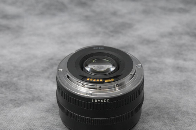 Canon 35mm F/2 EF (original) + Rubber Lens Hood-Used (ID: 1728)    BJ Photo- Since 1984 in Cameras & Camcorders - Image 4