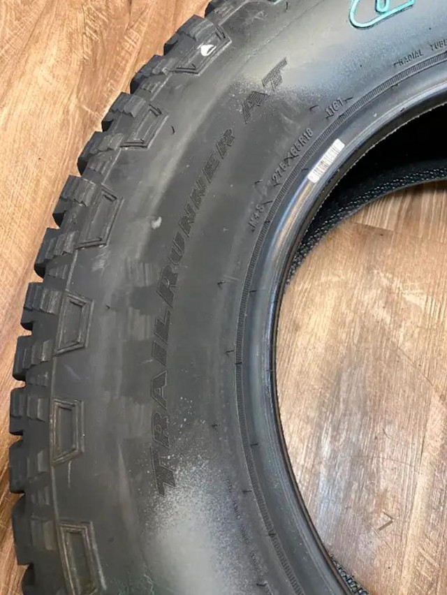 275/65/18 goodyear trailrunner a/t. * ONE SINGLE TIRE* in Tires & Rims - Image 2