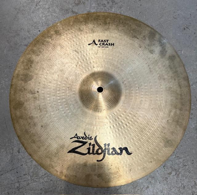 ZILDJIAN A0266 16 A FAST CRASH-CYMBALE - used-usagée in Drums & Percussion in Québec