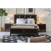 wtressa Panel Bed, Two-Tone Finish