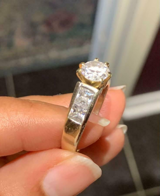 Cubic Zirconia and 14K Yellow Gold Engagement Ring (Size 8)  sparkling exactly as Natural Diamonds in Jewellery & Watches in Markham / York Region