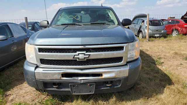 Parting out WRECKING: 2011 Chevrolet Silverado 1500 in Other Parts & Accessories - Image 2