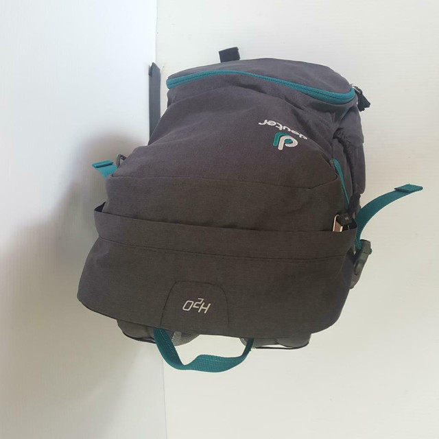 Deuter Bike Touring Daypack - 20L - Pre-owned - KXXKXT in Other in Calgary - Image 2