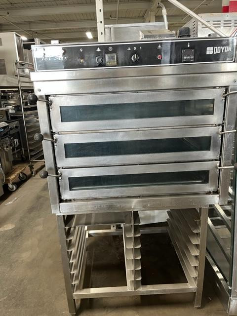 Doyon JA4  Jet Air electric oven with stand $3,500   Doyon PIZ3 Pizza Oven Electric  $6,500  *90 day warranty in Industrial Kitchen Supplies - Image 4