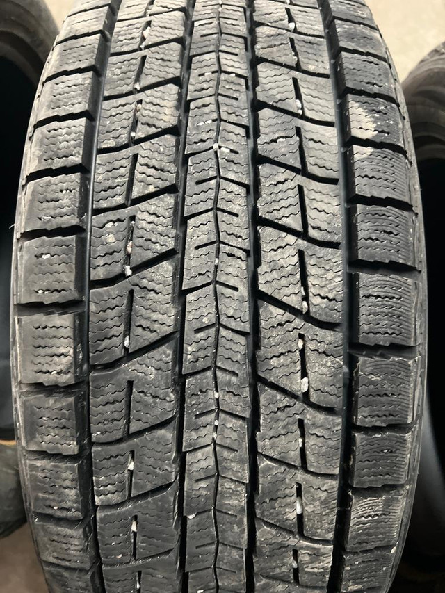4 pneus dhiver P235/55R17 99R Dunlop Winter Maxx SJ8 25.5% dusure, mesure 10-9-11-11/32 in Tires & Rims in Québec City - Image 2