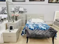 Modern Queen Bedroom Set on Discount !!