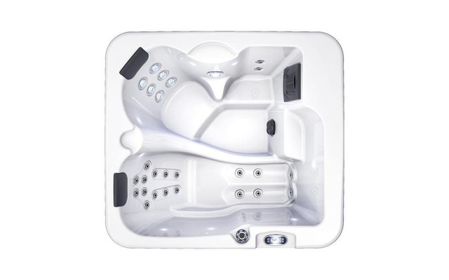 NEW COMPLETE 3 PERSON SPA HOT TUB PACKAGE 1124230 in Other in Regina - Image 3