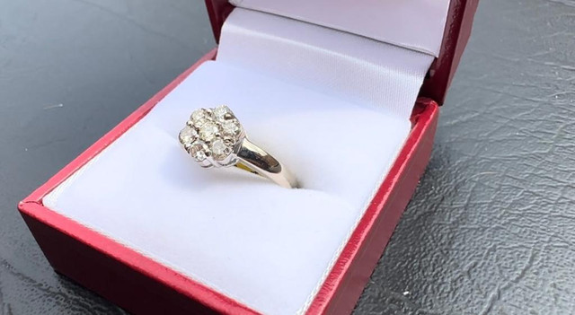 #U49 #U49 - .65 Carat, 14K White Gold, Custom Made Diamond Cluster Ring, Size 6 1/4 in Jewellery & Watches - Image 3