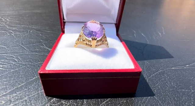 #312 - 14k Yellow Gold, Intricately Designed Filigree, Oval Cut Amethyst Ring, Size 9 in Jewellery & Watches - Image 3