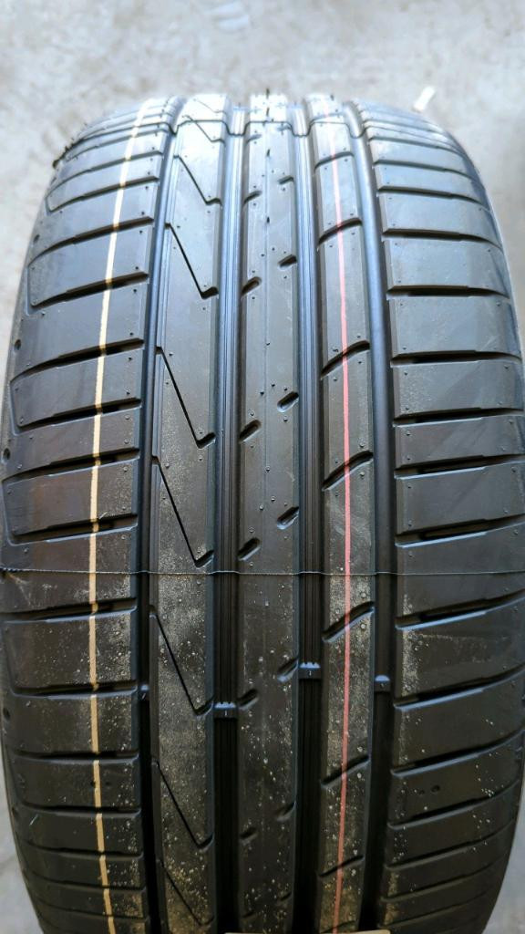 4 pneus d'été neufs P225/50R17 98Y Hankook Ventus S1 Evo2 K117 in Tires & Rims in Québec City - Image 3