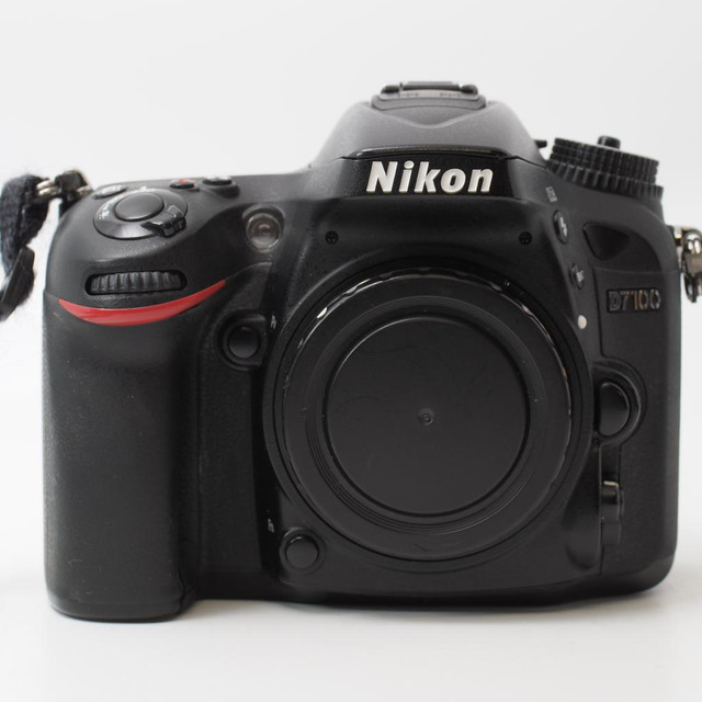Nikon D7100 Camera body (ID - C-839) in Cameras & Camcorders - Image 2