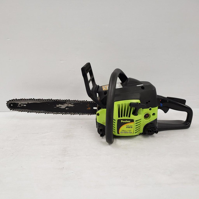(53062-1) Poulan P3816 Chainsaw in Lawnmowers & Leaf Blowers in Alberta - Image 2