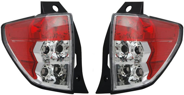 Subaru Forester tail light feu arrière 2009-2013 in Auto Body Parts in Greater Montréal