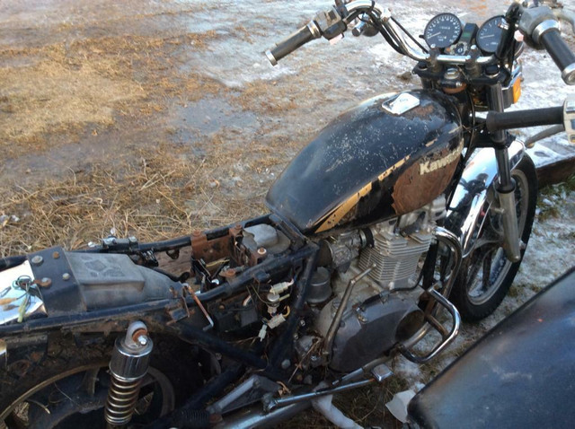 Parting Out Rare 1983 Kawasaki KZ750 Twin Belt Drive in Motorcycle Parts & Accessories in Ontario - Image 3