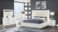 March Madness!!  Superb Design integrates sophistication 5 Pc Queen Bedroom Set