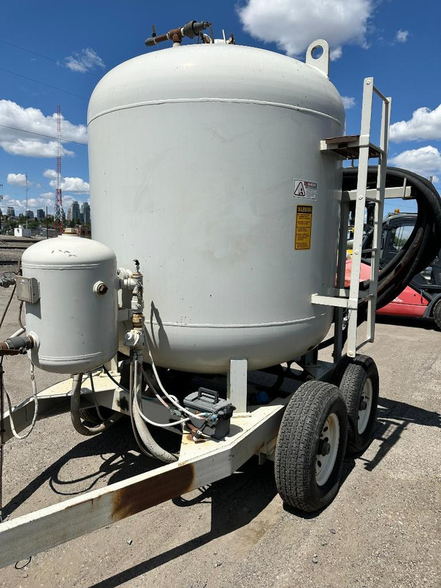 Mod-U-Blast 160 Gallon Bulk Sandblasting Setup in Other Business & Industrial in Ontario - Image 2