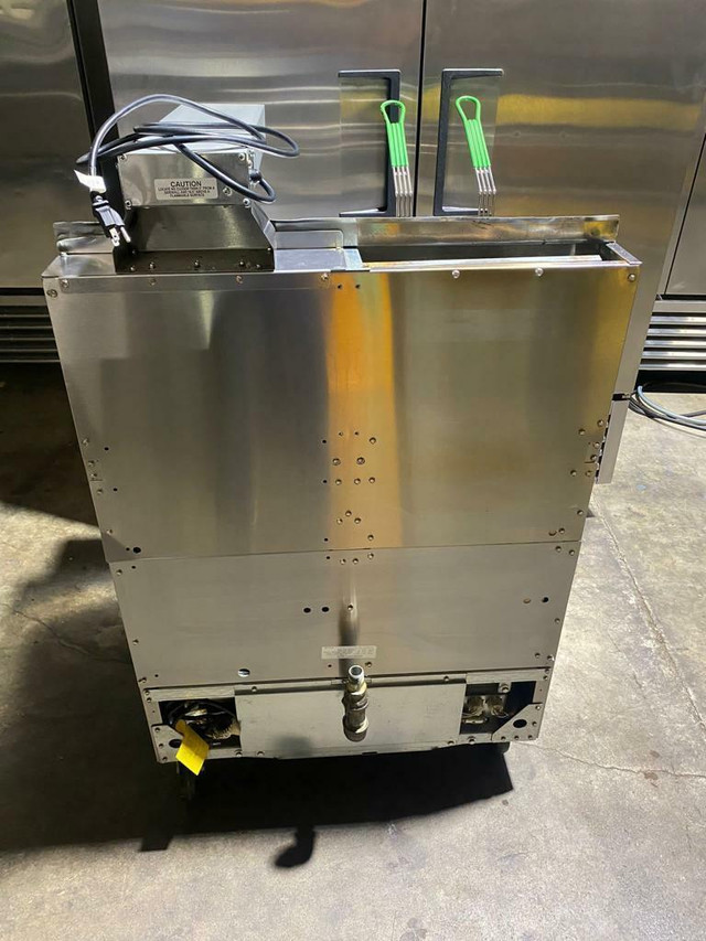 Gas frymaster fryer with self filteration and dumping station with heater offer only $6995 ! Up to 65% savings! Can ship in Industrial Kitchen Supplies - Image 4