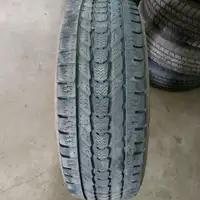 2 pneus d'hiver LT265/70R17 121/118R Firestone Winterforce LT 53.5% d'usure, mesure 8-8/32